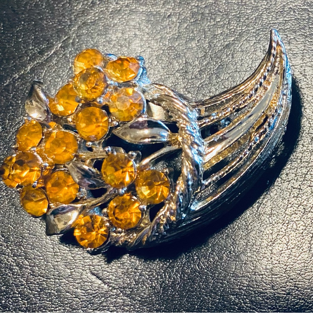 Vintage Traditional Cornucopia Brooch with Good Size Citrine Rhinestone